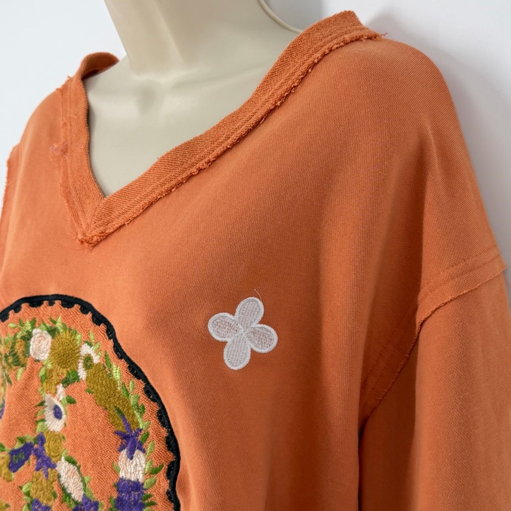 POL Boho Peace Sign Embroidered Crop Sweatshirt L Raw Hem Hippie Festival Artsy - Picture 4 of 13